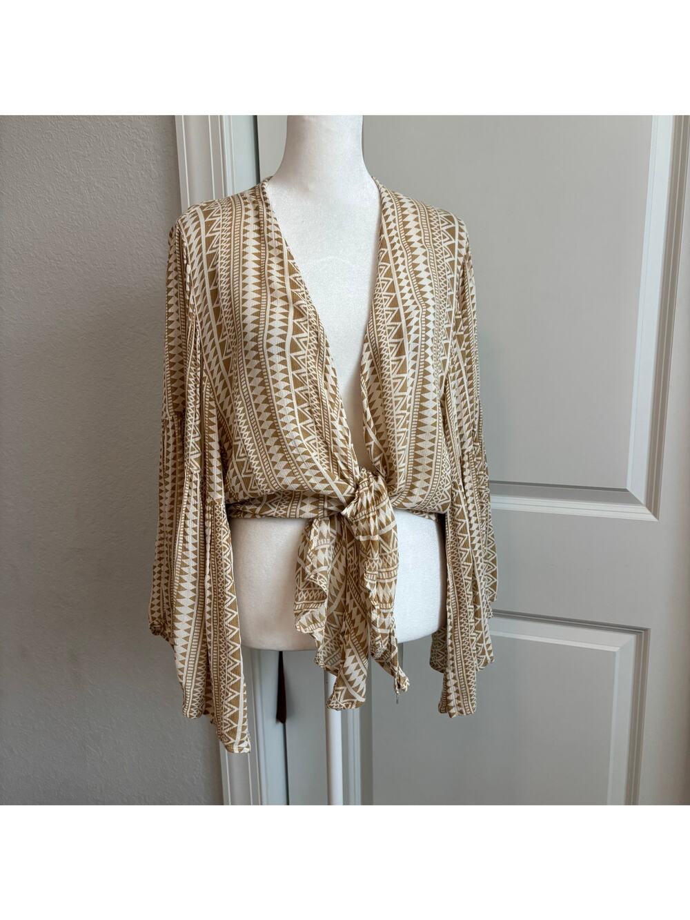 Elan Women’s Bell Sleeve Tie‎ Front Top Tan Beachy Resort Boho Bohemian OS